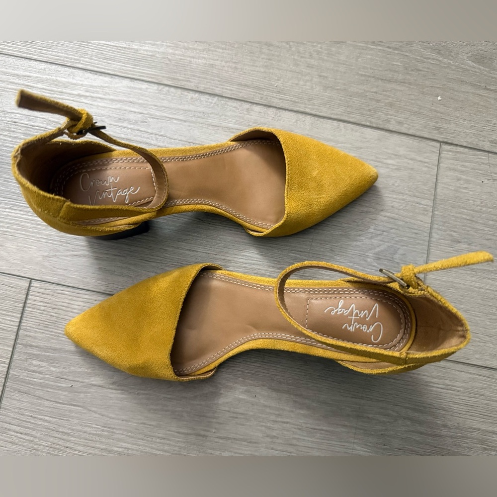 Crown Vintage Suede Mustard Yellow Heels Sz 6M
